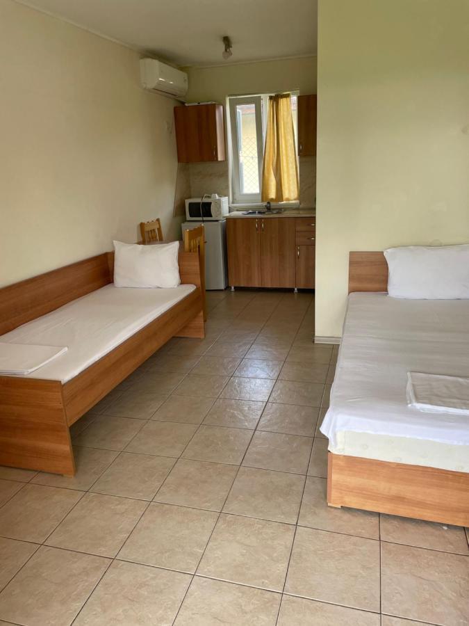 Комплекс За Гости Малки Воден Hotell Malki Voden Exteriör bild